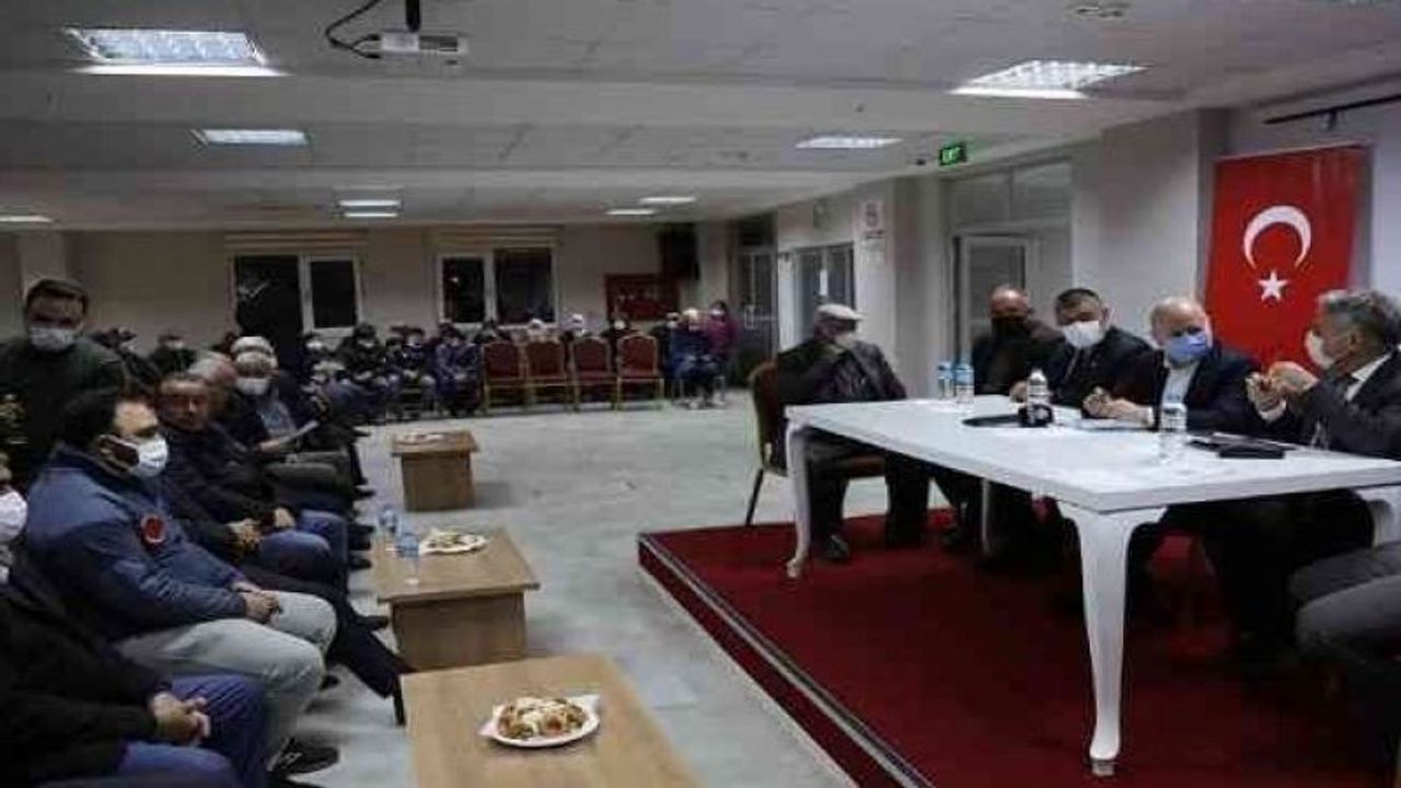 Başkan Çolakbayrakdar çiftçilerle bir araya geldi