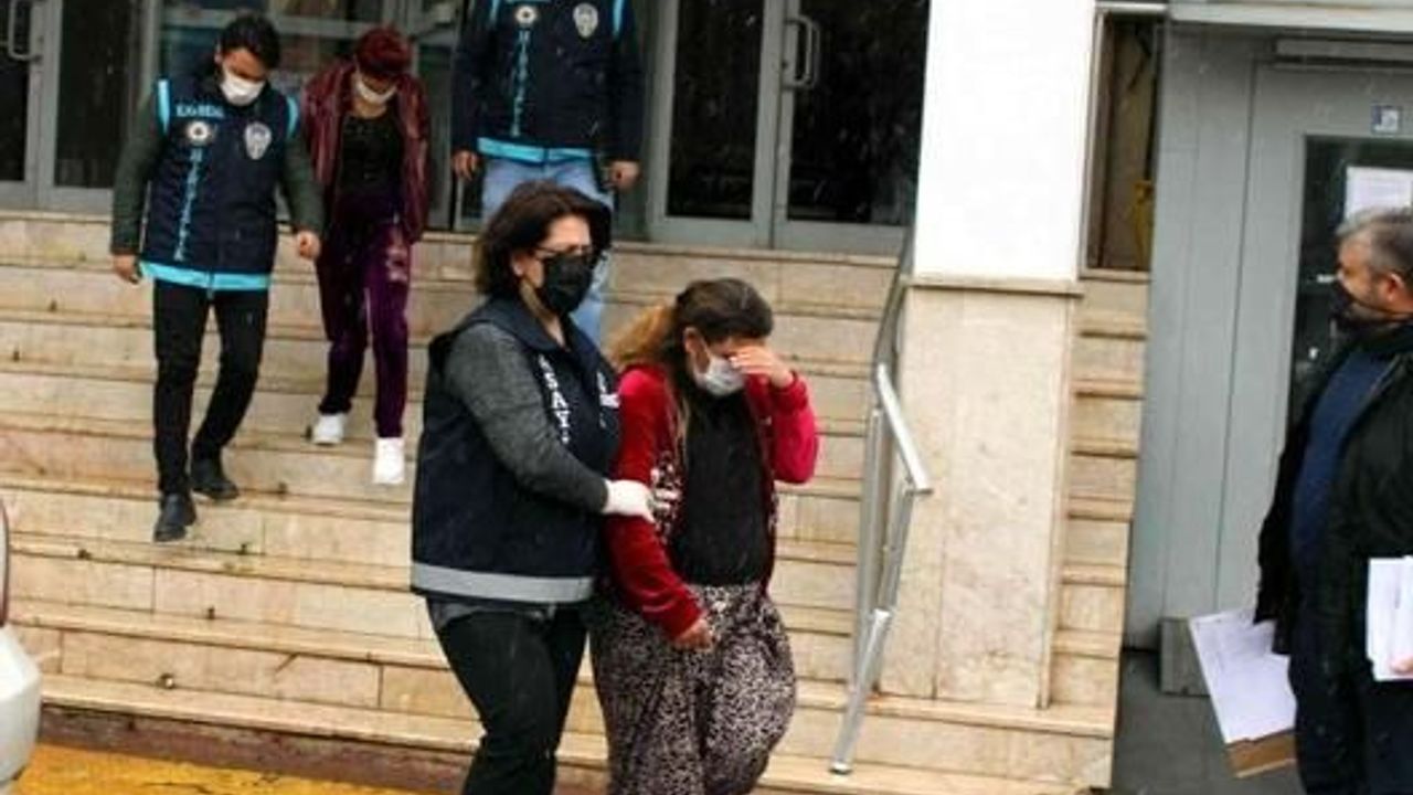 Ev faresi kadınlar yakalandı... 600 bin TL'lik ziynet eşyası çaldılar