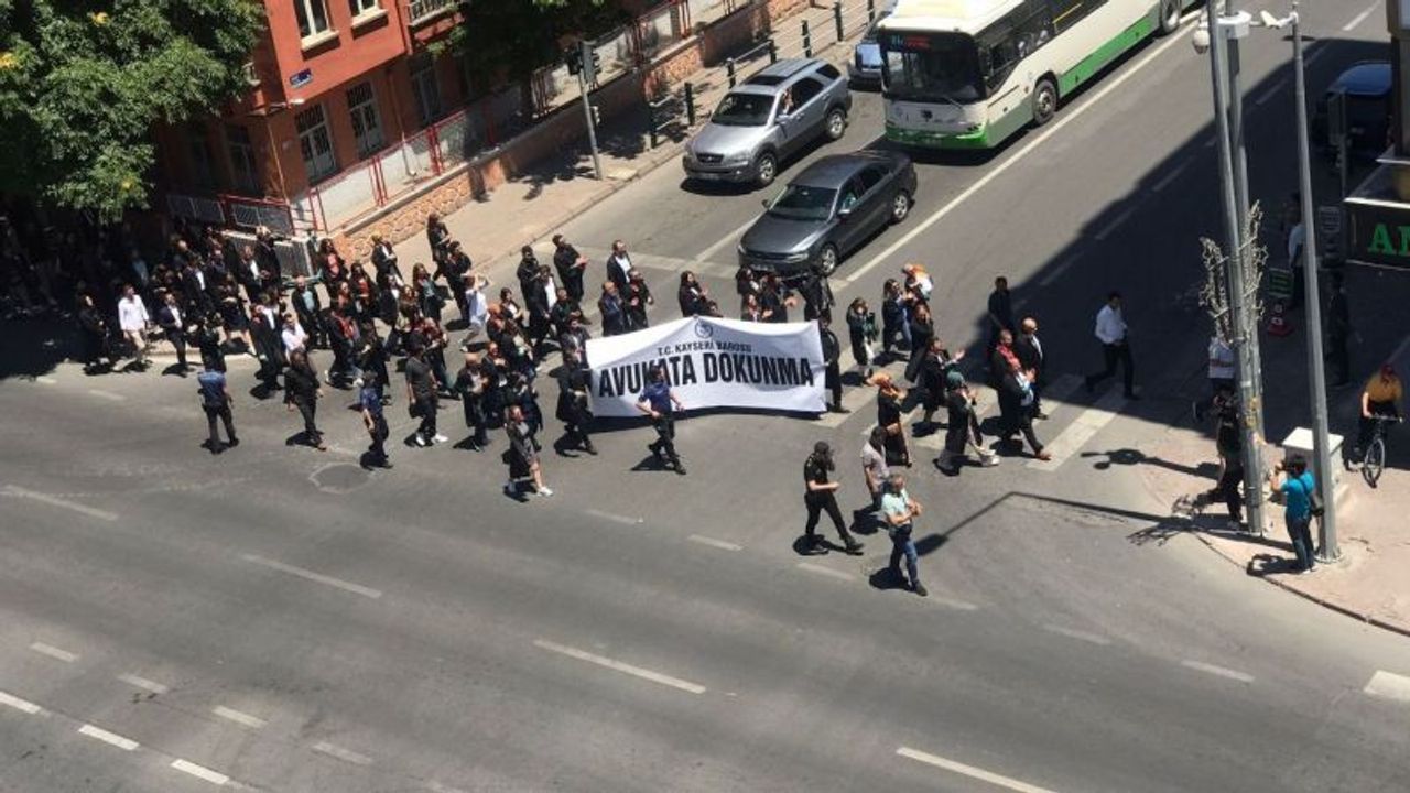 VATANDAŞTAN AVUKATLARA TEPKİ