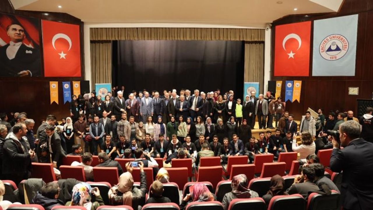 BÜYÜKKILIÇ,  YARIŞMADA GENÇLERLE BULUŞTU