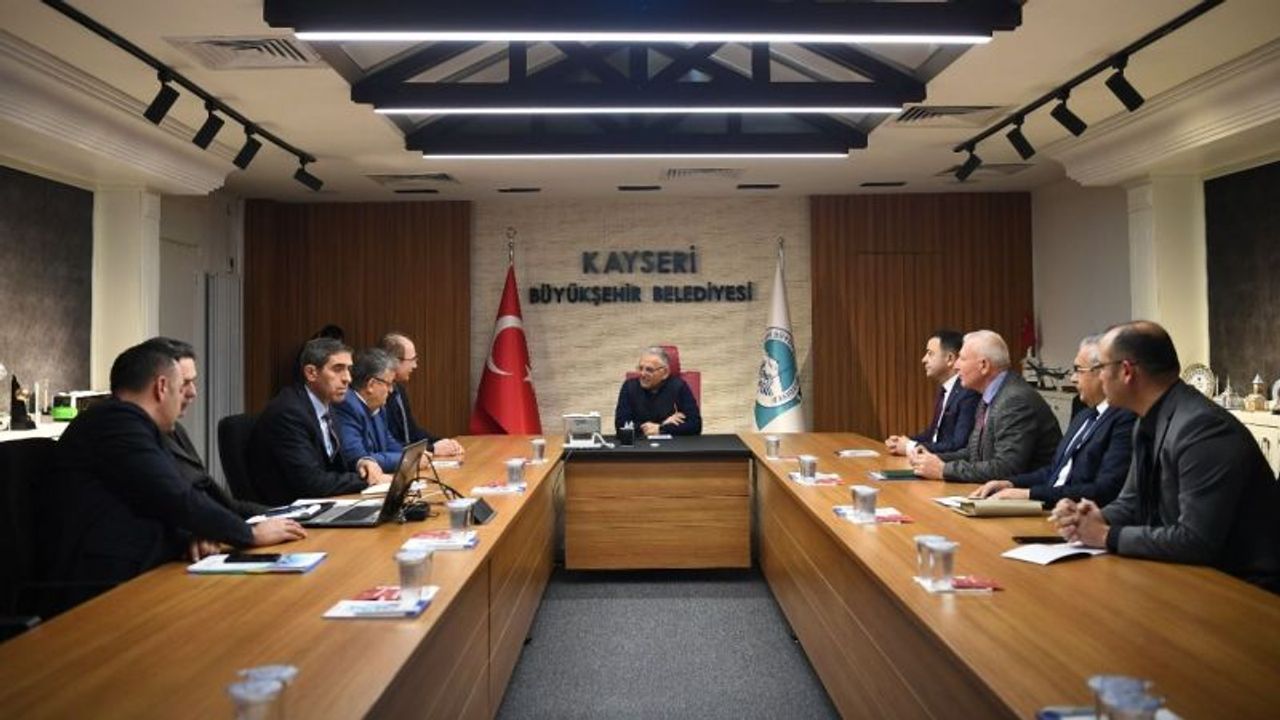 BÜYÜKKILIÇ’TAN OSB BAŞKANLARIYLA DEĞERLENDİRME TOPLANTISI