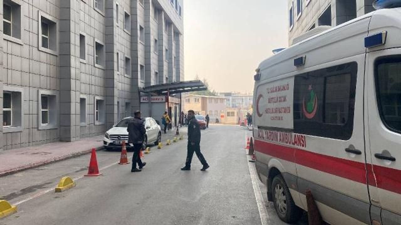 EVİNİN ÖNÜNDE POMPALI TÜFEKLE ATEŞ EDİLDİ