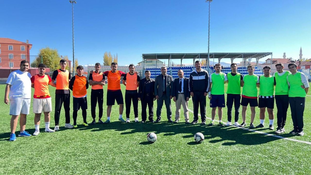 Genç sporcular kıyasıya mücadele etti !