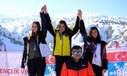 Snowboard yarışlarında Kayseri rüzgarı esti