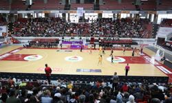 MELİKGAZİ KAYSERİ BASKETBOL TAKIMI BEŞİKTAŞ'I 71-69 YENDİ