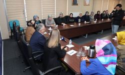 BÜYÜKKILIÇ, AK PARTİ KAYSERİ İL KADIN KOLLARI ÜYELERİ İLE İSTİŞARE TOPLANTISI GERÇEKLEŞTİRDİ