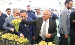 BAKAN ÖZHASEKİ, VALİ ÇİÇEK VE BAŞKAN BÜYÜKKILIÇ, İNCESU ÜZÜM FESTİVALİ’NE KATILDI