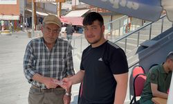 Suriyeli genç bulduğu parayı teslim etti