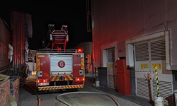 Fabrika alevlere teslim oldu