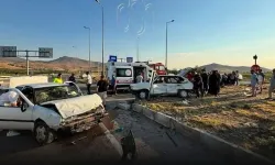 Kayseri Yahyalı Yolunda Zincirleme Kaza: 1 Ölü, 7 Yaralı