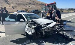Bünyan’da Otomobil ile Traktör Çarpıştı: 4 Yaralı