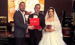Başkan ve ekibi düğüne katıldı