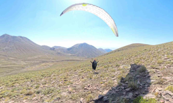 Erciyes eteklerin paraşüt heyecanı