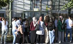 Hayvanat bahçesine ziyaretçi akını
