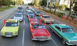 Talas'ta klasik araçlarla Cumhuriyet coşkusu