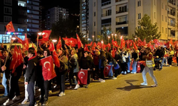 Öğrenci ve veliler fenar alayı düzenledi