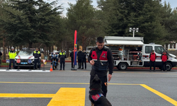 Koruma altındaki çocuklara Jandarmadan gösteri