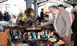Antikacılar kendi yerinde kendi gününde