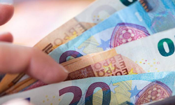 Döviz düşüren vatandaş, parasına kavuştu