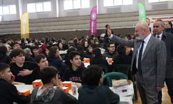 Çolakbayrakdar: "Güçlü Türkiye'nin temeli gençlerimizdir"