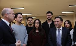 Vali Çiçek, Halk Kütüphanesini inceledi