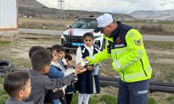 Jandarmadan çocuklara bayram jesti!