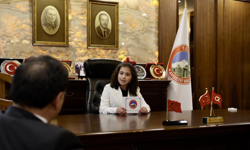 Vali Çiçek Koltuğunu Devretti