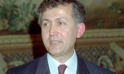 Ahmet Taner Kışlalı kimdir?