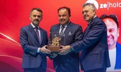 Ziya Eren'in gurur günü! Aile Dostu ödülü aldı