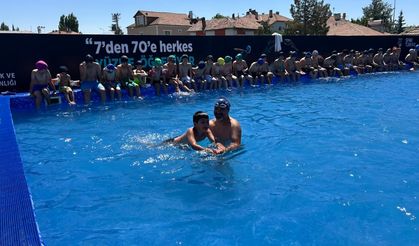 Tomarza’da Portatif Yüzme Havuzu Çocuklardan Yoğun İlgi Gördü
