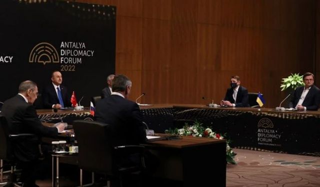 Rusya ve Ukrayna'dan Antalya zirvesi (Lavrov ve Kuleba bir araya geldi)