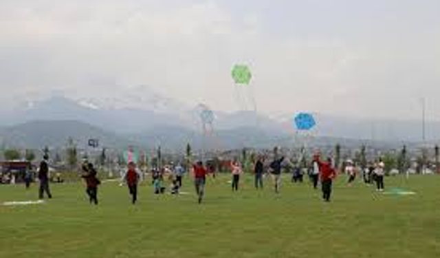 Kayseri'de Gökyüzü Uçurtmalarla Renklenecek