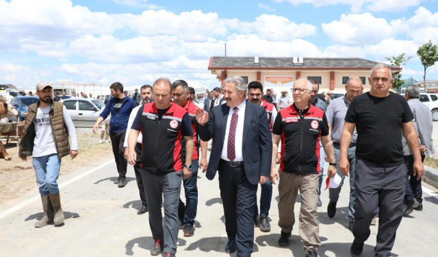 Melikgazi'de Kurban Pazar Yerleri hazır
