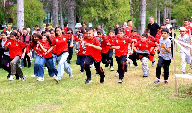 Kayseri’de geleceğin yıldızları sahaya çıktı!