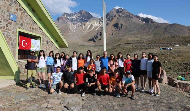 Erciyes’in Zirvesinde Kayseri Rüzgârı