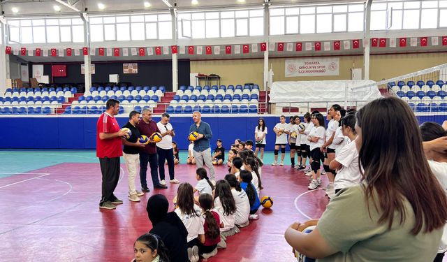 Tomarza’da Yaz Spor Okulları yoğun ilgiyle devam ediyor