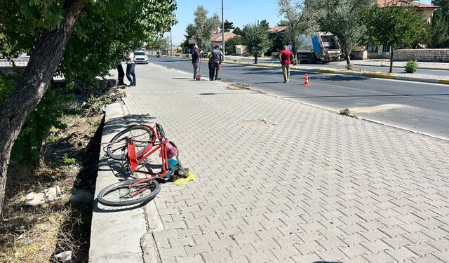 Otomobilin çarptığı bisiklet sürücüsü yaşamını yitirdi