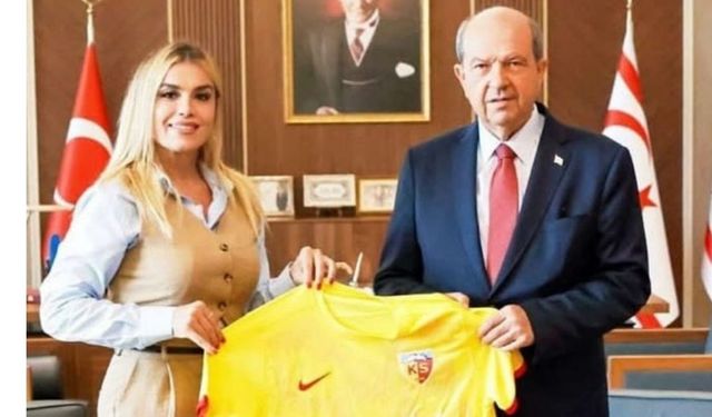 Kayserispor’un Sürpriz Hediyesi KKTC Cumhurbaşkanı Tatar’a Ulaştı