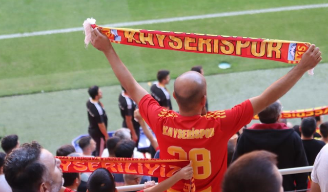 Kayserispor’dan öğrencilere kombine jesti