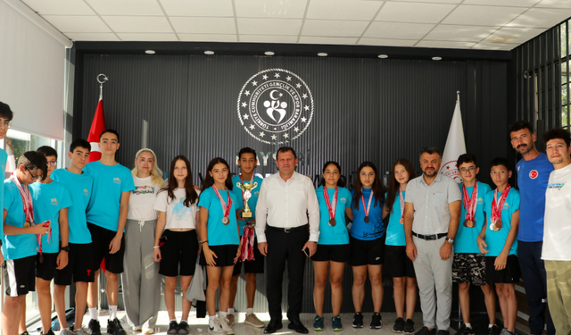 Kayseri’li yüzücüler Türkiye ikincisi oldu