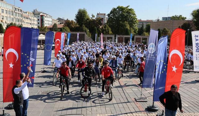 Kayseri’de 500 Bisikletli “Herkes İçin Hareketlilik” İçin Pedal Çevirdi