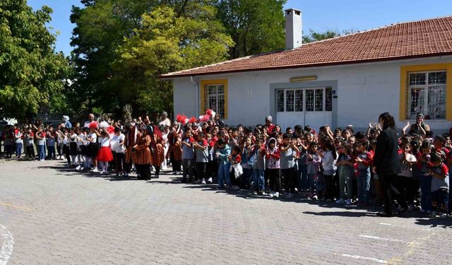 Kayseri Tomarza’da İlköğretim Haftası Coşkuyla Başladı