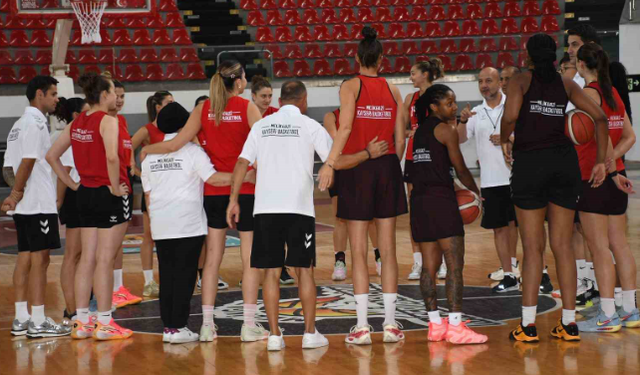 Basketbol takımında yeni anlaşma