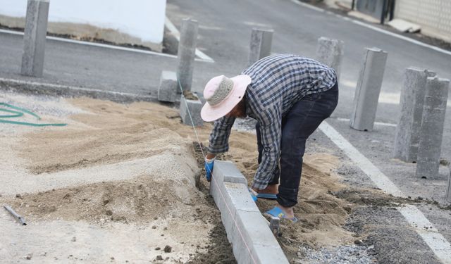 Develi’de Yol ve Kaldırım Çalışmaları Devam Ediyor