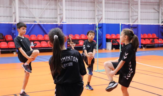 Talas’ta Badminton Heyecanı Sürüyor