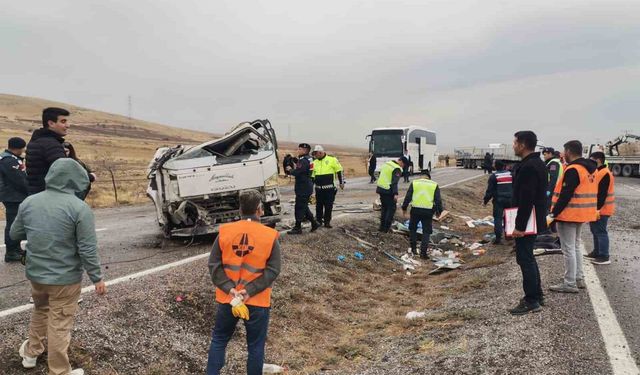 Kayseri İncesu’da zincirleme kaza: Can kaybı ve yaralılar var!