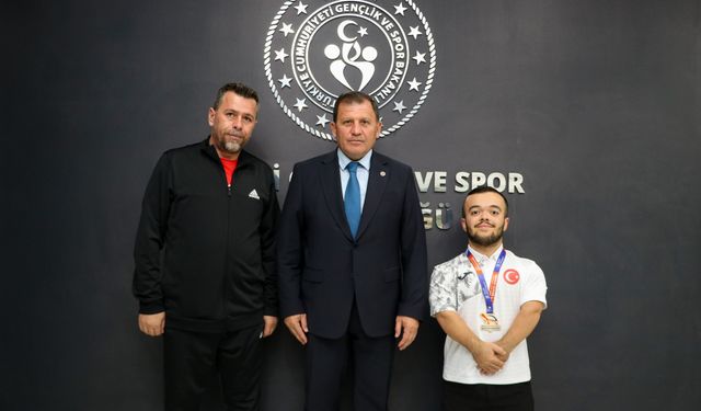 Kaya, Dünya Şampiyonluğu ile İl Müdürünü gururlandırdı