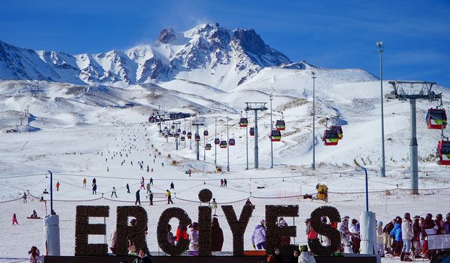 Yabancı diplomatlarla kayak heyecanı geri geliyor