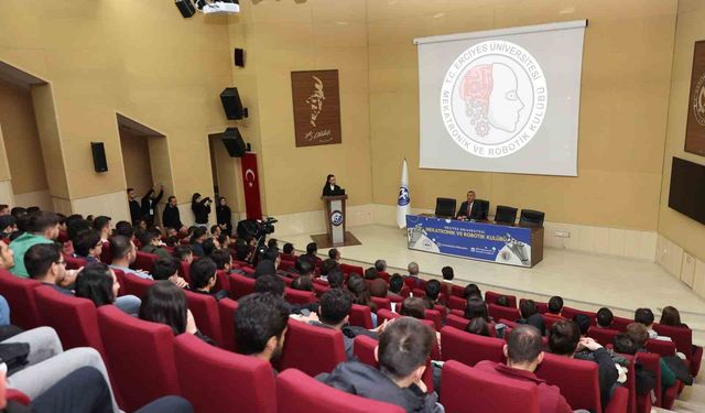 Erciyes Üniversitesi’nde Büyüksimitci’den ‘En iyi iş’ tavsiyesi