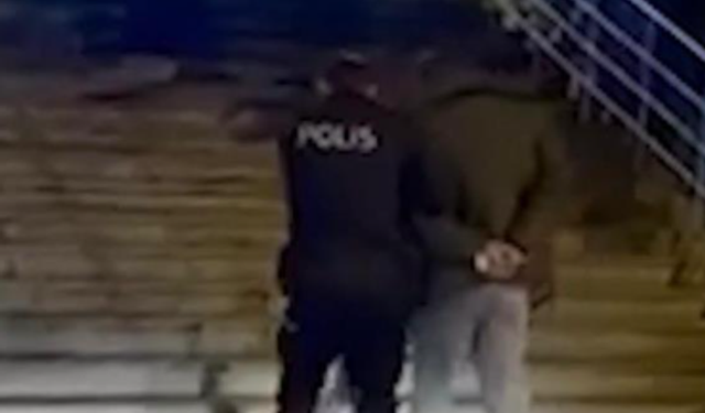 Şüpheli araçtan uy*şturucu çıktı